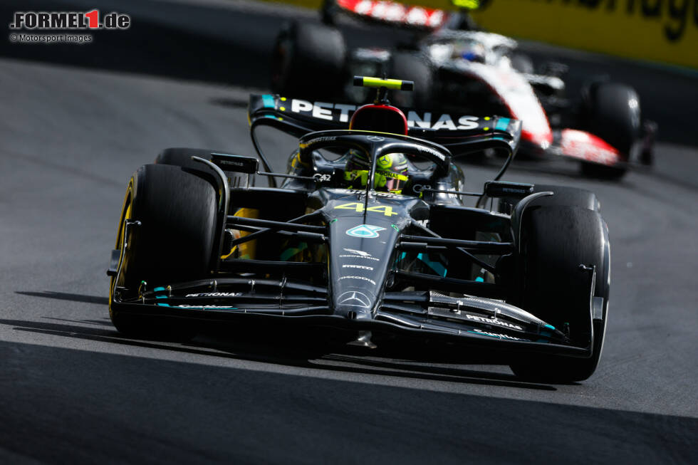 Foto zur News: Lewis Hamilton (3): Nur P13 im Qualifying, das darf ihm eigentlich selbst im schwer zu fahrenden Mercedes nicht passieren. Dazu eine seltsame Szene auf einer Inlap, als er Magnussen fast abgeräumt hätte. Das Rennen war dann eine starke Aufholjagd, aber für eine 2 war uns das insgesamt zu wenig in Miami.