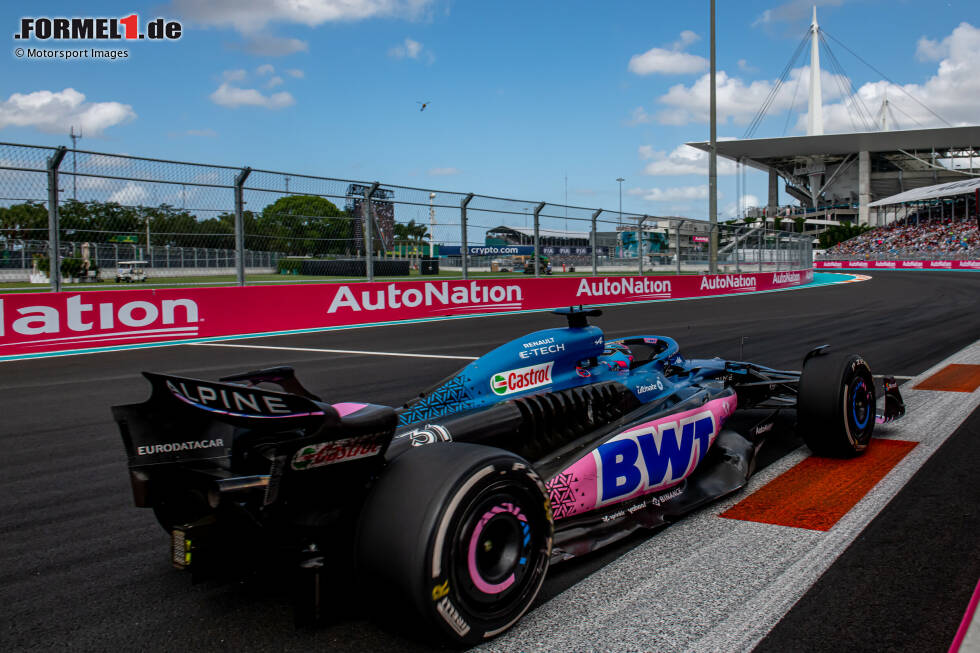 Foto zur News: Esteban Ocon (3): Ein ordentliches Wochenende mit P8 im Qualifying und P9 im Rennen auf der alternativen Strategie. Aber: Der Teamkollege zeigte, dass in beiden Sessions auch noch etwas mehr mit dem Alpine möglich gewesen wäre. Trotzdem wichtige Punkte für die WM geholt.