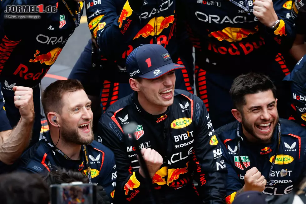 Foto zur News: Max Verstappen (1): Ja, im Rennen berührte er einmal die Mauer, was natürlich einen kleinen Abzug gibt. Aber das gleichen seine starke Q3-Runde und sein erster Stint wieder aus. Hielt die Medium-Reifen lange genug am Leben, um am Ende direkt auf Intermediates zu wechseln - und so alle Aston-Martin-Hoffnungen auf den Sieg zu beenden.