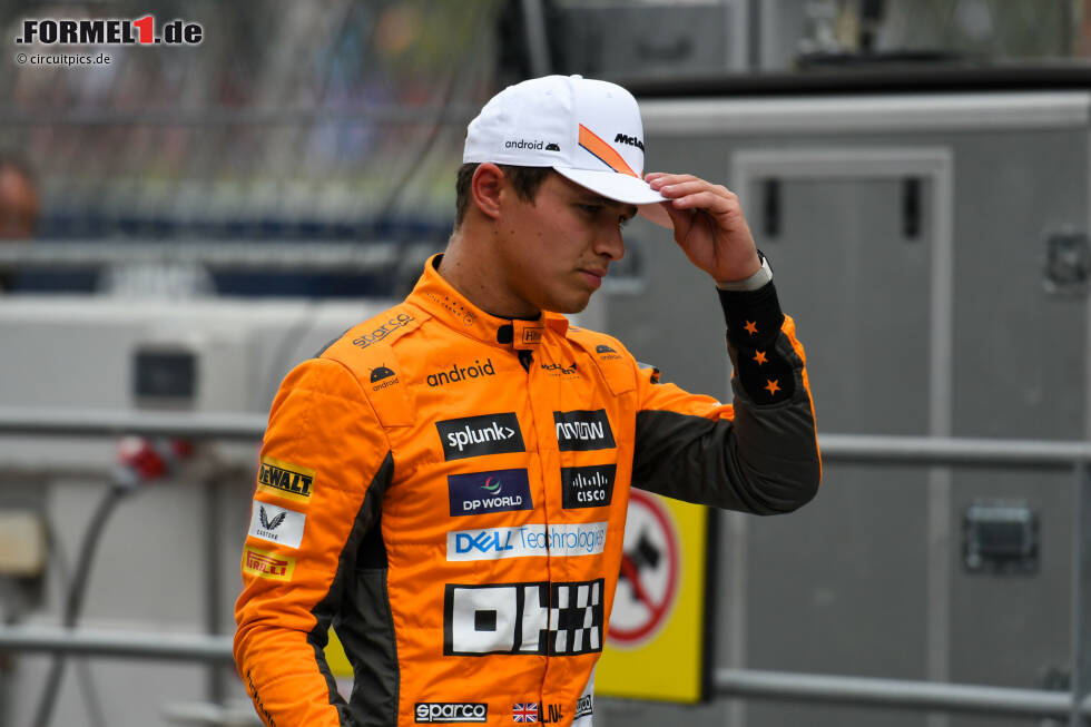 Foto zur News: Lando Norris (4): Das sensationelle Qualifyingergebnis ruinierte er im Rennen nach wenigen Metern bereits wieder. Letztendlich war die Berührung mit Hamilton ein Rennunfall, wobei Norris vielleicht auch etwas übermotiviert war. Denn gegen Mercedes hätte McLaren sowieso keine Chance gehabt. Ein doppelt unnötiger Zwischenfall daher.