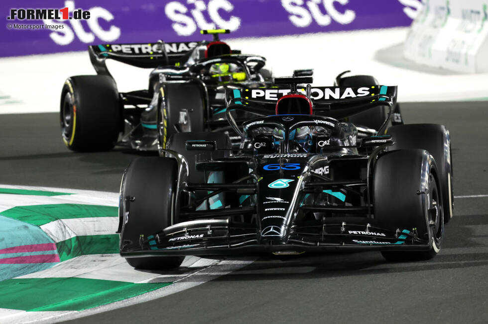 Foto zur News: George Russell (2): P4 in Qualifying und Rennen, das ist im aktuellen Mercedes wohl das Maximum. Hätte um ein Haar sogar noch den Pokal für P3 mitgenommen, wenn Alonsos Strafe Bestand gehabt hätte. Doch auch ohne Trophäe war es ein gutes Wochenende.