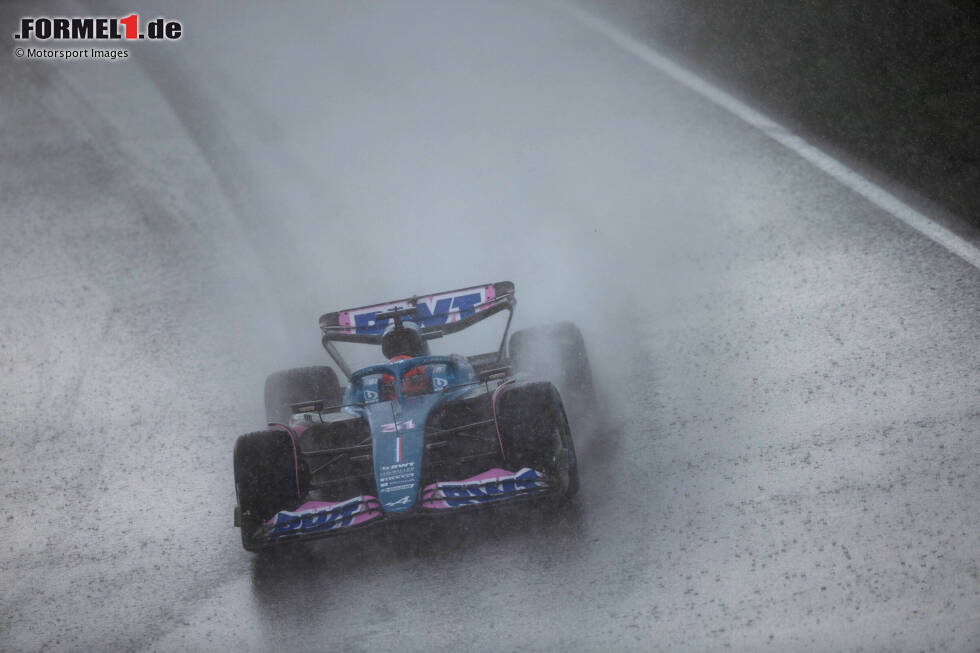 Foto zur News: Esteban Ocon (4): Im Qualifying raus in Q1, im Rennen dann besser unterwegs und als Zehnter zumindest mit einem Punkt. Mit einer anderen Strategie wäre wohl sogar noch mehr drin gewesen, weshalb es auch Argumente für eine 3 gab. Der Mehrheit der Redaktion war es aber zu wenig.