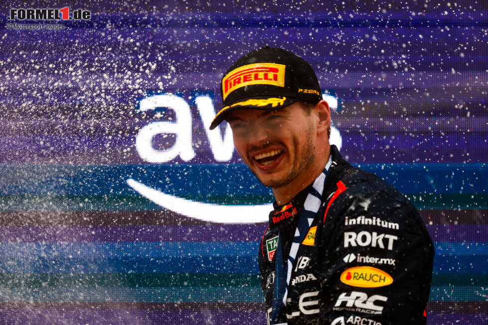 Foto zur News: Sieg #100 (Max Verstappen - Kanada 2023): Erst als fünftes Team nach Williams, Mercedes, McLaren und Ferrari knackt Red Bull die magische Marke von 100 Siegen in der Formel 1. Passend, dass ausgerechnet Verstappen den Jubiläumssieg holt: Mit inzwischen 41 Siegen ist er der in dieser Hinsicht erfolgreichste Red-Bull-Pilot der Geschichte!