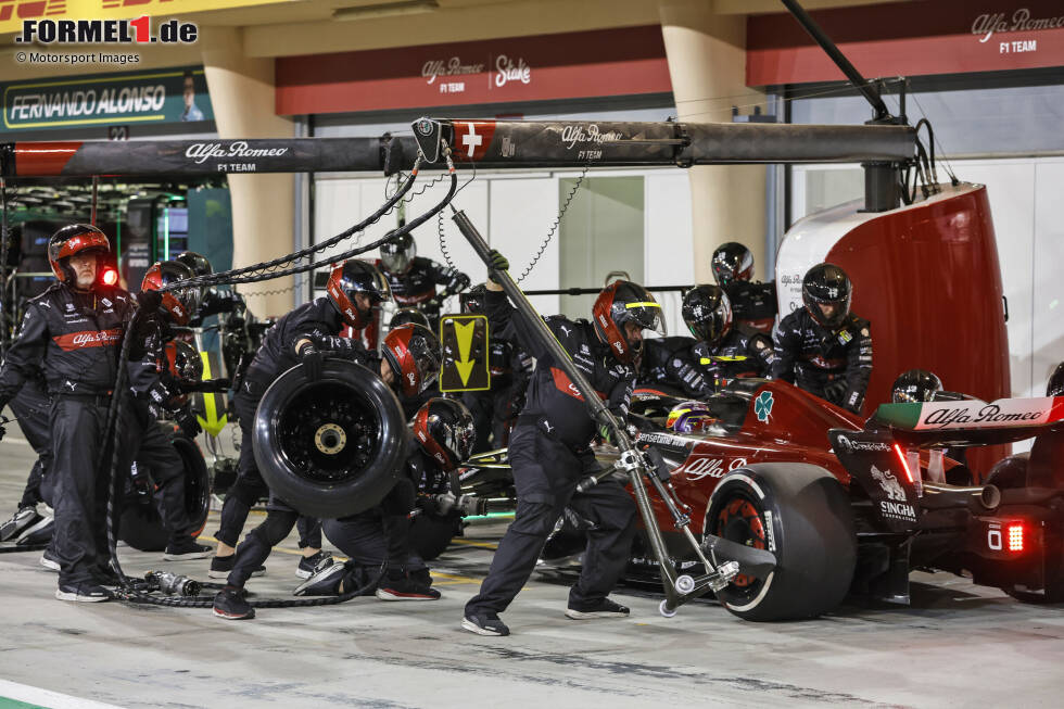 Foto zur News: Guanyu Zhou (3): Ein solider Auftritt. Im Qualifying auf Augenhöhe mit Bottas, im Rennen dann leider wieder einmal mit einem schlechten Start. Am Ende mit der schnellsten Rennrunde Alpine noch einen Punkt &quot;geklaut&quot;. Könnte in der WM später womöglich noch wichtig werden ...