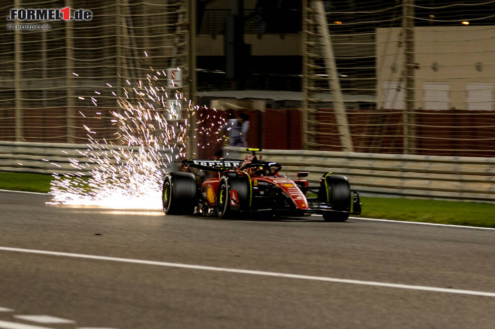 Foto zur News: Carlos Sainz (3): Am ganzen Wochenende langsamer als Leclerc. Im Qualifying hinter dem Teamkollegen, obwohl er zwei Versuche in Q3 fahren durfte. Im Rennen dann ebenfalls ohne große Glanzpunkte. Hatte Glück, dass er am Ende nicht auch noch von Hamilton geschluckt wurde.