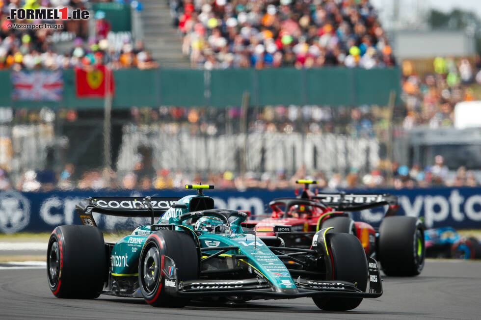 Foto zur News: Fernando Alonso (3): Dass er mit P7 sein schlechtestes Saisonergebnis einfuhr, das lag auch an der generell schwächeren Performance von Aston Martin in Silverstone. Ohne Safety-Car wäre er wohl sogar noch weiter hinten gelandet. Für eine 2 war das der Mehrheit der Redaktion aber auch von ihm persönlich zu wenig.