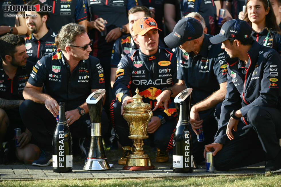 Foto zur News: Max Verstappen (2): Keine 1 dieses Mal für den Weltmeister, weil er sich im Qualifying einmal den Frontflügel kaputtfuhr, den Start verlor und danach nicht so schnell an Norris vorbeikam. Meckern auf hohem Niveau, aber für die Mehrheit der Redaktion keine 1er-Leistung.