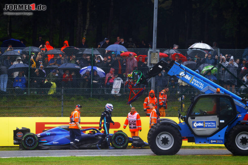 Foto zur News: Logan Sargeant (4): Das Wochenende ging mit seinem Abflug in FT1 nicht gut los, auch im Qualifying schied er später wieder in Q1 aus. Immerhin lief der Samstag besser und auch im Rennen war er nicht so weit vom Teamkollegen weg. Das reicht dann für eine 4, auch wenn ein Redakteur zur 5 gegriffen hätte.