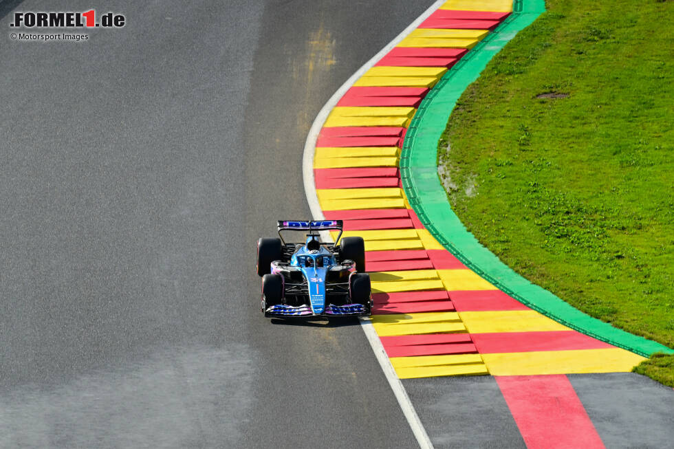 Foto zur News: Esteban Ocon (3): Highlight war sein Überholmanöver gegen Stroll, doch davon abgesehen war es ein durchwachsenes Wochenende für den Franzosen, der bis zum Rennen in allen Sessions hinter dem Teamkollegen lag. Mit P8 am Sonntag aber zumindest ein versöhnliches Ende.