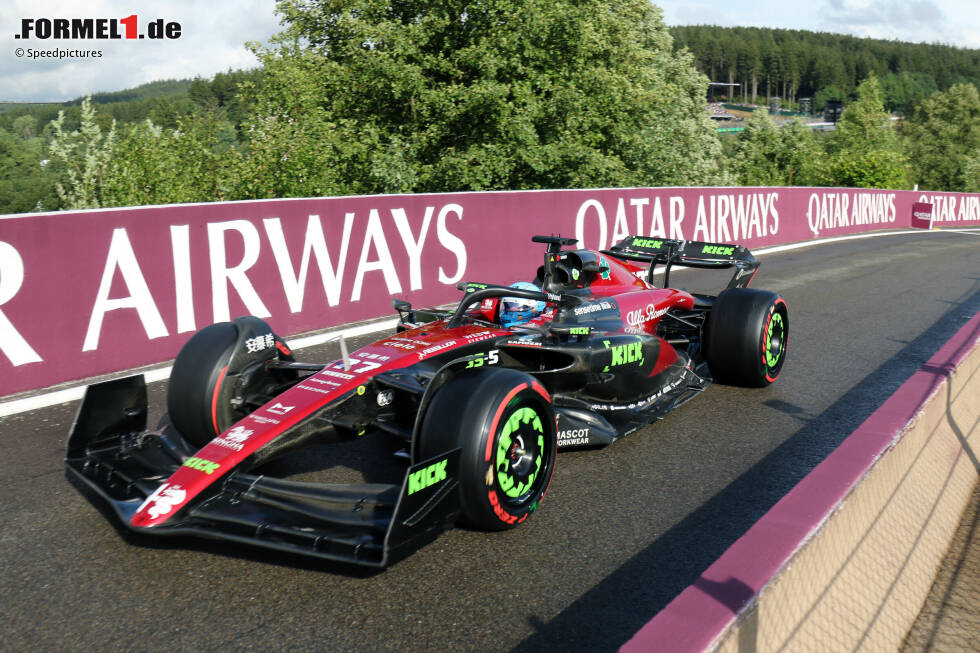 Foto zur News: Valtteri Bottas (3): Die große Frage ist, wie gut der Alfa Romeo in diesem Jahr wirklich ist? Auf jeden Fall in Spa nicht so gut wie in Budapest, das ist klar. Trotzdem machte Bottas seine Sache zumindest ordentlich und hatte immerhin den Teamkollegen in allen Sessions am Wochenende im Griff. Am Ende fünf Sekunden hinter den Top 10.