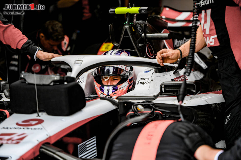 Foto zur News: Nico Hülkenberg (4): Seine Note ist vermutlich etwas unfair, weil er einfach nicht die Chance hatte, sich für eine bessere zu empfehlen. Im Qualifying ging das Auto kaputt, im Shootout versemmelte das Team die Strategie. Im Rennen dann Start aus der Boxengasse und damit von vornherein chancenlos.