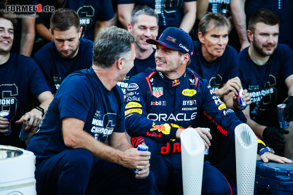 Foto zur News: Max Verstappen (1): Ein Sieg mit Ansage! Laut Christian Horner kündigte er bereits vor Suzuka an, das Rennen mit 20 Sekunden Vorsprung gewinnen zu wollen - was er (bis auf wenige Zehntel) auch schaffte. Dazu im Qualifying eine Sensationsrunde, vor allem in Sektor 1. Wer Argumente für eine schlechtere Note findet, der möge sich melden ...