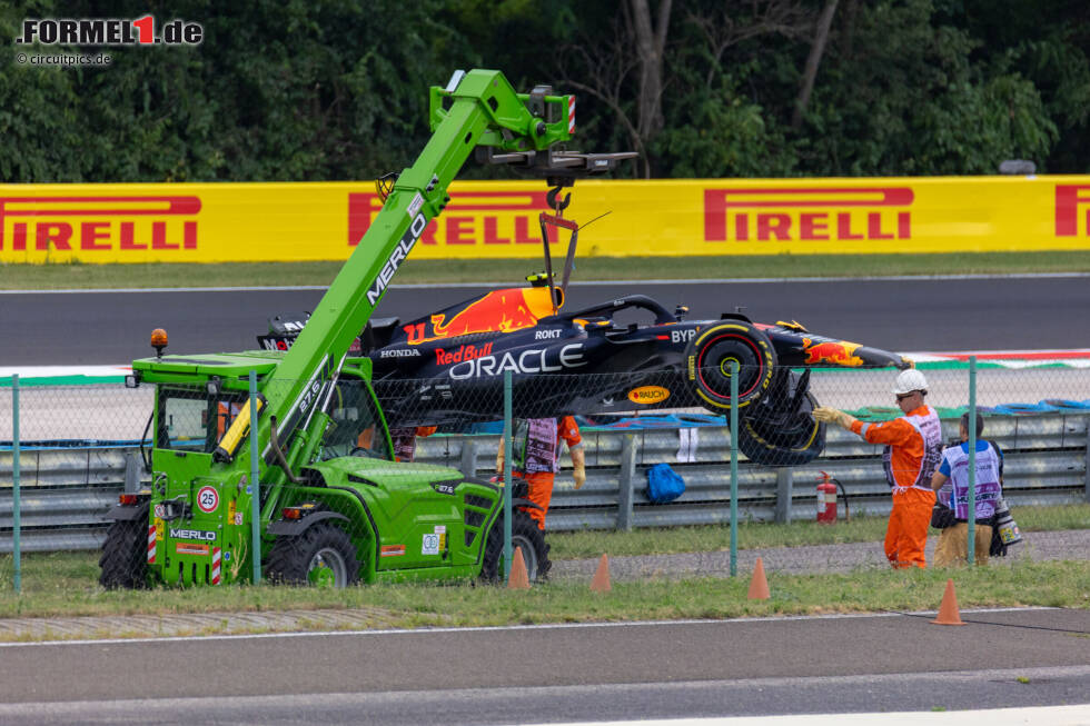 Foto zur News: Sergio Perez (3): Sein Wochenende ging mit dem Crash zu Beginn von FT1 nicht gut los, P9 im Qualifying war auch wieder nix. Immerhin: Gute Aufholjagd im Rennen und am Ende zumindest ein Podium, was im Red Bull aber eigentlich auch das Minimalziel sein sollte. Ordentliche Schadensbegrenzung, mehr nicht.