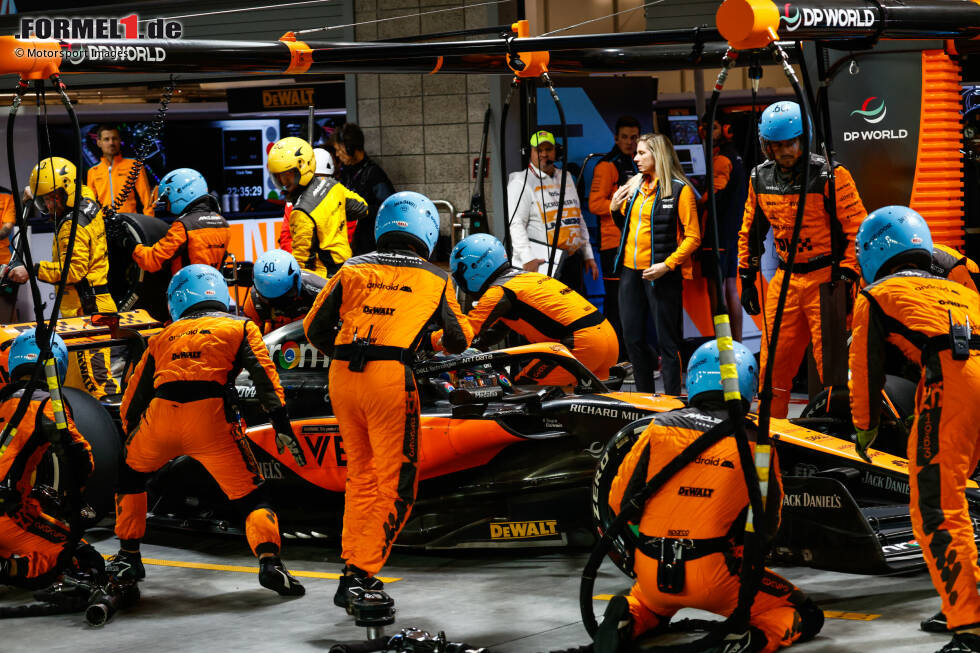 Foto zur News: Oscar Piastri (3): Das Qualifying war mit P19 ein Reinfall, dafür war seine Rennpace gut. Blöd nur, dass er am Ende noch einmal einen Boxenstopp einlegen musste, weil er zuvor nur die harten Reifen verwendet hatte. So gab es letztendlich nur einen Punkt, wobei er eigentlich etwas mehr verdient gehabt hätte. Eine gute 3.