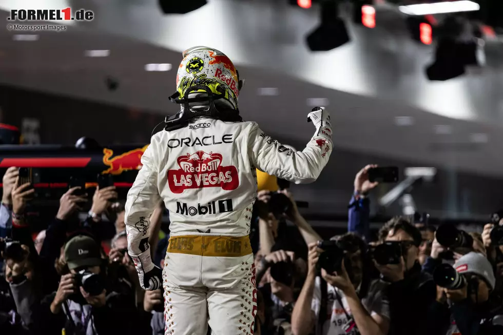 Foto zur News: Max Verstappen (2): Die Aktion gegen Leclerc beim Start war nicht sauber, die Strafe dafür korrekt. Dazu im Qualifying &quot;nur&quot; Zweiter geworden und im ersten Stint Probleme mit den Reifen bekommen. Ein &quot;guter&quot; Sieg zwar, aber da haben wir vom Weltmeister schon ganz andere Leistungen gesehen!