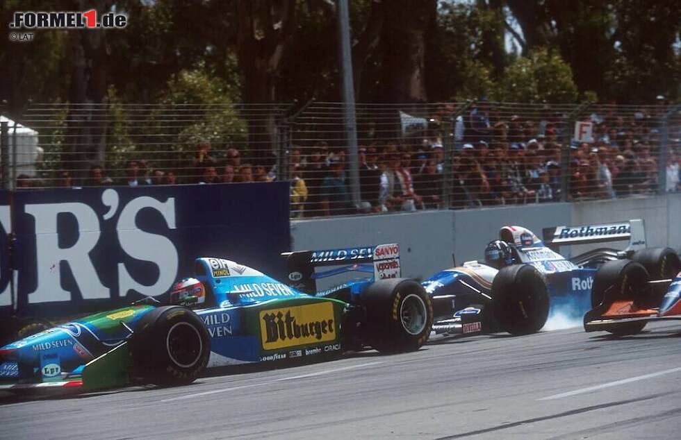 Foto zur News: Der einzige &quot;schwarze Fleck&quot; ist das fünfte Rennen in Barcelona, wo er &quot;nur&quot; Zweiter hinter Damon Hill wird. Am Ende des Jahres steht Schumacher bei acht Saisonsiegen. Den WM-Titel gewinnt er mit einem Punkt Vorsprung auf Hill durch eine Kollision beim Finale in Australien - wo der inzwischen zurückgekehrte Mansell triumphiert ...