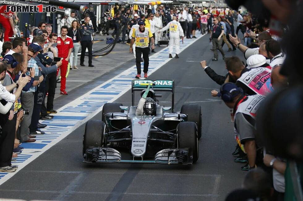 Foto zur News: Nico Rosberg (2016): Nach Schumachers Rekordsaison 2004 dauert es zwölf Jahre, bevor wieder ein Pilot mindestens drei Rennen zu Beginn einer Saison gewinnen kann. Bei Rosberg sind es mit Australien, Bahrain, China und Russland sogar vier.