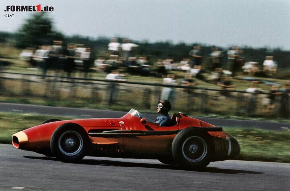 Foto zur News: Rechnet man das Indy 500 nämlich raus, dann gewinnt Ascari bereits 1953 als erster Pilot die ersten drei Saisonrennen in Argentinien, den Niederlanden und Belgien. Bei Fangio sind es 1954 ohne Indianapolis ebenfalls die ersten drei Rennen und 1957 noch einmal. In allen drei Fällen steht am Ende des Jahres auch der WM-Titel.