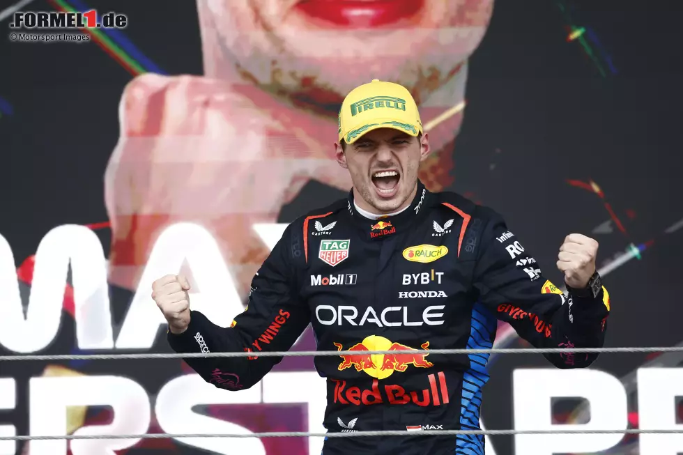 Foto zur News: Max Verstappen (Redaktion: 1) - Der Rennsieger ist der einzige Fahrer, der auch von der Redaktion die Bestnote bekommt - wenn auch nicht einstimmig. Denn natürlich kann man den Sprint und das Q2-Aus am Sonntag abziehen. Das sensationelle Rennen hat das für die Mehrheit aber mehr als ausgeglichen. Am Ende in einer eigenen Liga unterwegs.