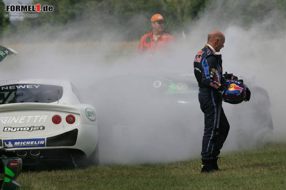 Foto zur News: Später im Jahr geht ein Rennauftritt in Snetterton im Ginetta-Cup mächtig schief: Nach einer Kollision muss Newey ins Krankenhaus, wird aber praktisch unverletzt wieder entlassen.