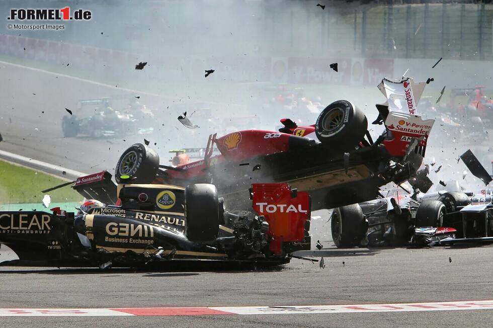 Foto zur News: 13. Fernando Alonso (Ferrari) beim Großen Preis von Belgien 2012 - Grund: Unfall