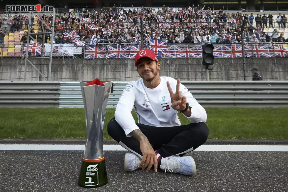 Foto zur News: ... war Lewis Hamilton noch ein &quot;nur&quot; fünfmaliger Formel-1-Weltmeister und hatte Michael Schumacher noch nicht eingeholt. Inzwischen hat auch Hamilton sieben WM-Titel und ist der nach Siegen erfolgreichste Formel-1-Fahrer.