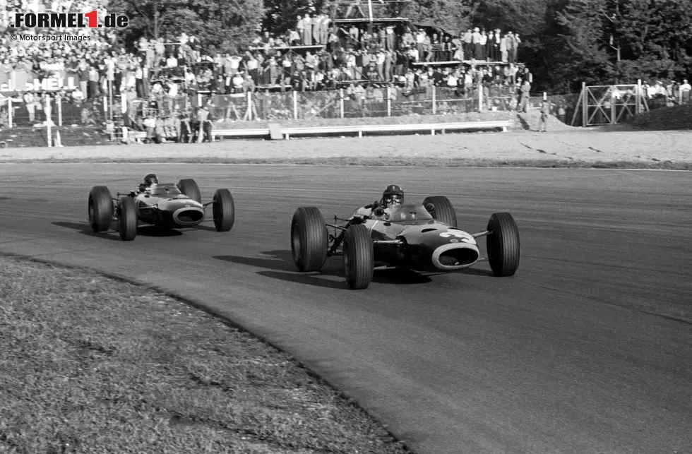 Foto zur News: 5 Doppelsiege: BRM - Graham Hill ist als Fahrer an allen Doppelsiegen von British Racing Motors in der Formel 1 beteiligt. Den letzten holen er und Jackie Stewart 1965 in Monza.