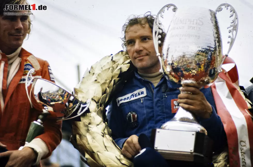 Foto zur News: Vittorio Brambilla (Italien): Es ist ein regnerischer Tag am Österreichring bei Spielberg, als Brambilla zum ersten und einzigen Mal einen Grand Prix gewinnt. Vor lauter Freude setzt er sein Auto nach der Zieldurchfahrt in die Leitplanken und demoliert sich den Frontflügel!