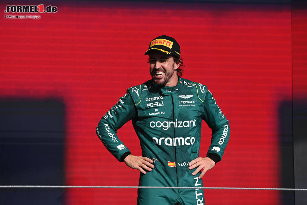 Foto zur News: Acht Podestplätze gehen auf das Konto von Fernando Alonso (eines auf Sebastian Vettel), den erfolgreichsten Aston-Martin-Fahrer in der Formel 1. Er stand 2023 dreimal als Zweiter und fünfmal als Dritter auf dem Treppchen, wurde noch dazu WM-Vierter. In der erweiterten Erfolgsbilanz des Teams ...