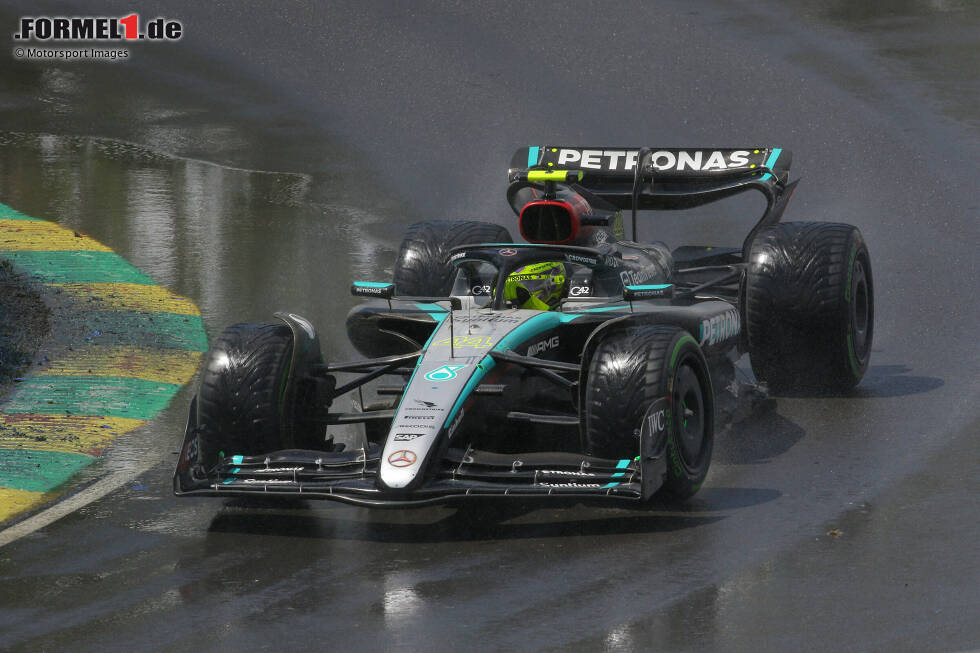 Foto zur News: Mercedes ist seit der Saison 2010 (wieder) mit einem Werksteam in der Formel 1 am Start. Schon in den 1950er-Jahren war die Marke erfolgreich. Doch die größte Erfolgsstory schreibt Mercedes seit 2014 mit Siegen und Titeln am Fließband, wenn auch zuletzt nicht mehr an der absoluten Spitze. Aktuell steht es bei 115 Siegen und acht Titeln.