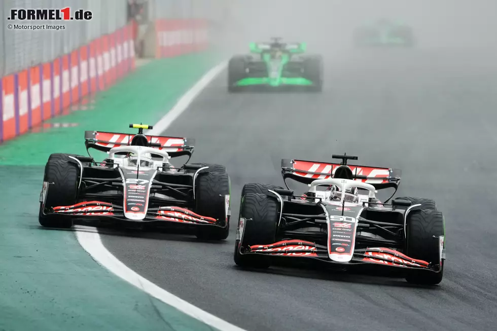 Foto zur News: ... Magnussen fehlt auch den Rest des Wochenendes, sodass Bearman auch den Grand Prix fahren darf. Die Bedingungen in Sao Paulo gestalten sich allerdings als schwierig und der Engländer landet mehrfach neben der Strecke und außerhalb der Punkte.