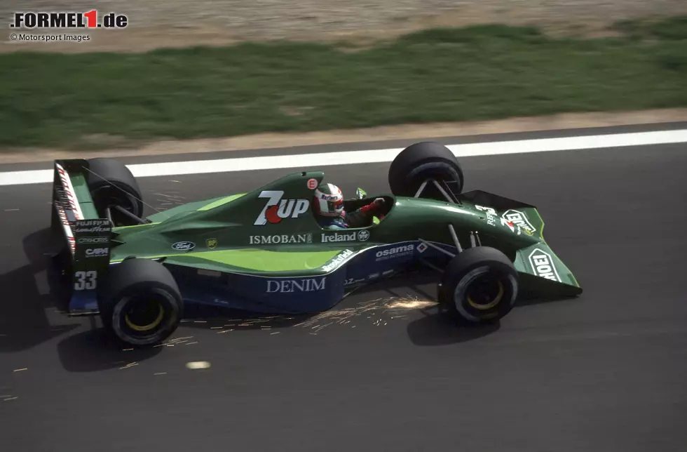 Foto zur News: ... liegt beim Jordan 191 aus der Saison 1991. Denn aus Jordan wird (unter anderem) Force India und Racing Point. Seit der Saison 2021 tritt das Team aus Silverstone als Aston Martin in der Formel 1 an.