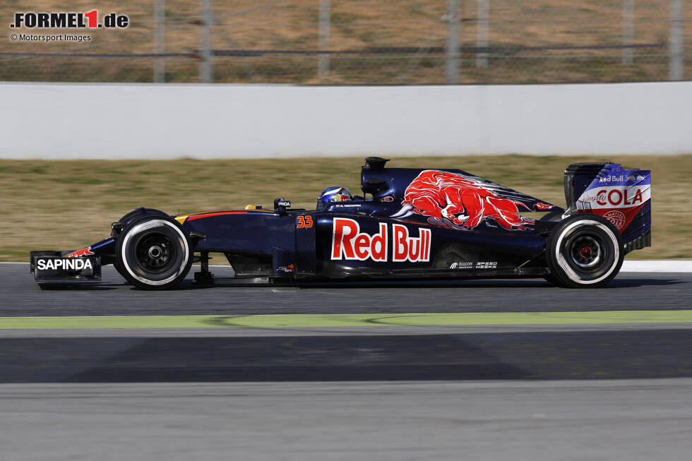 Foto zur News: 2016: Max Verstappen fährt sein zweites Jahr in der Formel 1 für Toro Rosso, als eine Personalentscheidung fällt: Zum Spanien-Grand-Prix verliert ...