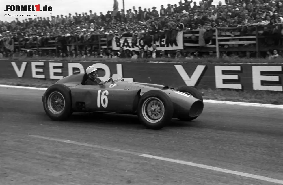 Foto zur News: Alfonso de Portago bestreitet in Frankreich sein Formel-1-Debüt für Ferrari und schafft es im Rennen nicht ins Ziel. Er fährt dann noch vier weitere Grands Prix in Rot - und stirbt 1957 bei einem Rennunfall.