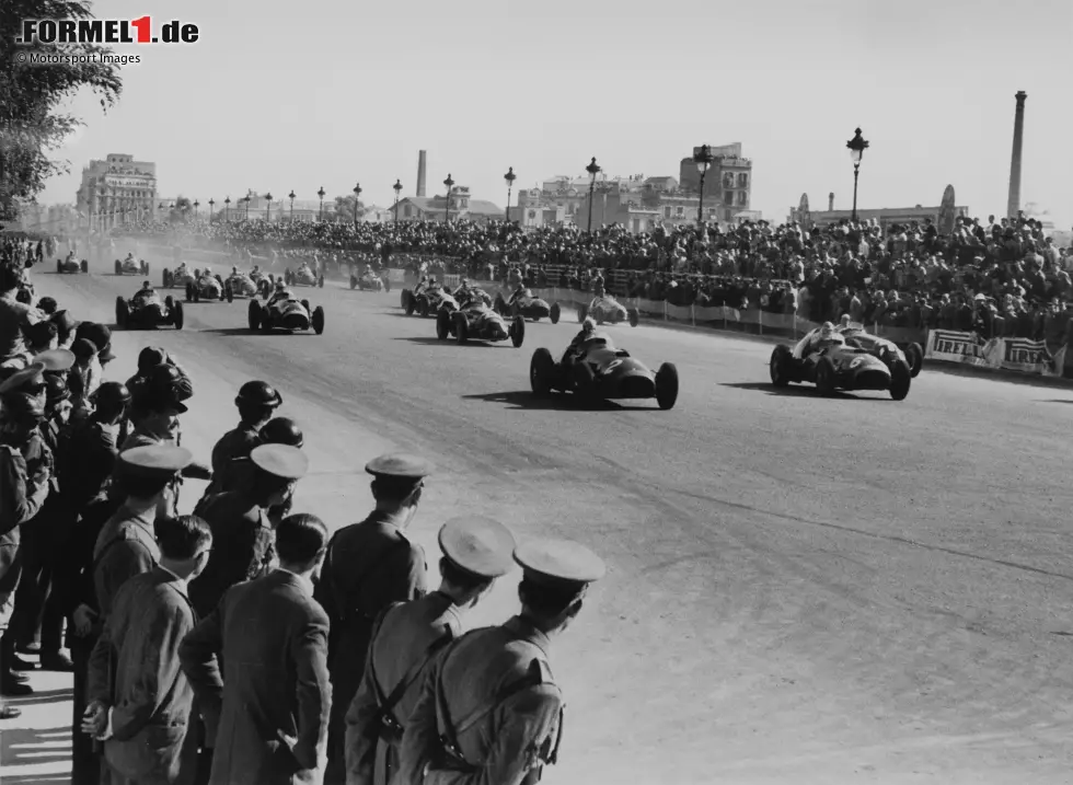 Foto zur News: Barcelona (1951, 1954) - Zweimal findet auf dem Circuit de Pedralbes am Rande der spanischen Großstadt das Formel-1-Saisonfinale statt. Barcelona taucht in späteren Jahren noch mit einem weiteren Stadtkurs (Montjuich) und einem Rundkurs (Catalunya) erneut im Rennkalender auf.