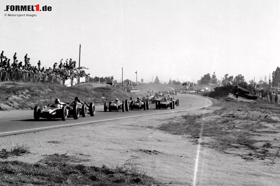 Foto zur News: Riverside (1960) - Einmalig macht die Formel 1 ein Jahr später einen Abstecher nach Kalifornien für das Saisonfinale, es endet mit einem Lotus-Doppelsieg durch Stirling Moss und Innes Ireland. Die WM ist jedoch bereits entschieden. Jahre später kommt die Rennserie erneut in die Region: nach Long Beach.