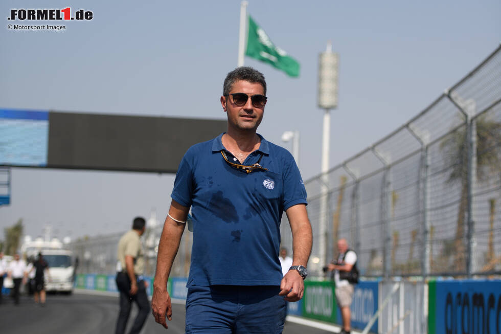 Foto zur News: Michael Masi ist bis Ende 2021 der Rennleiter in der Formel 1. Nach dem umstrittenen Finalrennen in Abu Dhabi zieht ihn der Automobil-Weltverband (FIA) von dieser Position ab, später verlässt Masi die FIA komplett. Seine Nachfolge treten zunächst zwei Kollegen an, inzwischen ist es nur noch Niels Wittich.