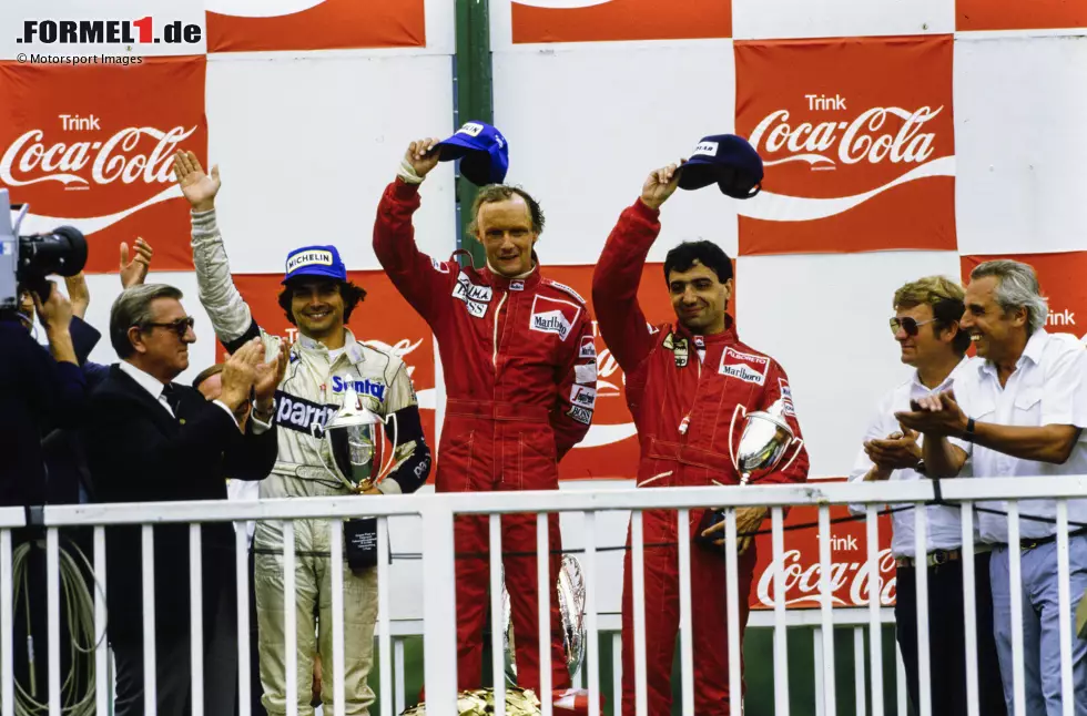 Foto zur News: Zum einzigen Mal in seiner Formel-1-Karriere gewinnt Niki Lauda sein Heimrennen in Spielberg, und das im Jahr seines dritten WM-Titelgewinns.