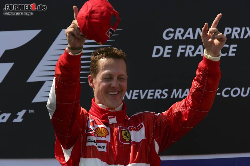 Foto zur News: 8 Siege: Michael Schumacher in Magny-Cours. Zweimal gewinnt &quot;Schumi&quot; im Benetton den Frankreich-Grand-Prix, danach holt er sechs Siege für Ferrari. Besonders bemerkenswert: Sein Erfolg 2004 mit der ersten geplanten Vierstopp-Strategie!