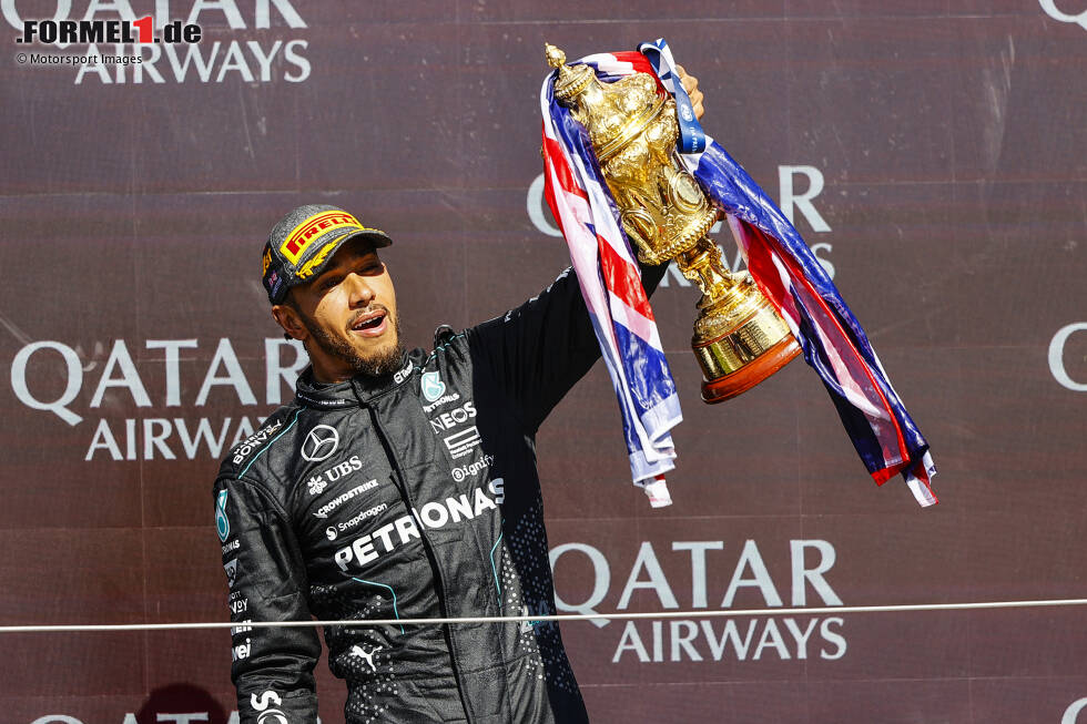 Foto zur News: 9 Siege: Lewis Hamilton in Silverstone. Schon sein erster Heimsieg 2008 im strömenden Regen wird viel umjubelt, aber die Euphorie in Silverstone kennt kaum Grenzen, als Hamilton 2024 (Foto) zum neunten Mal gewinnt - und das nach zweieinhalb Jahren ohne Sieg!