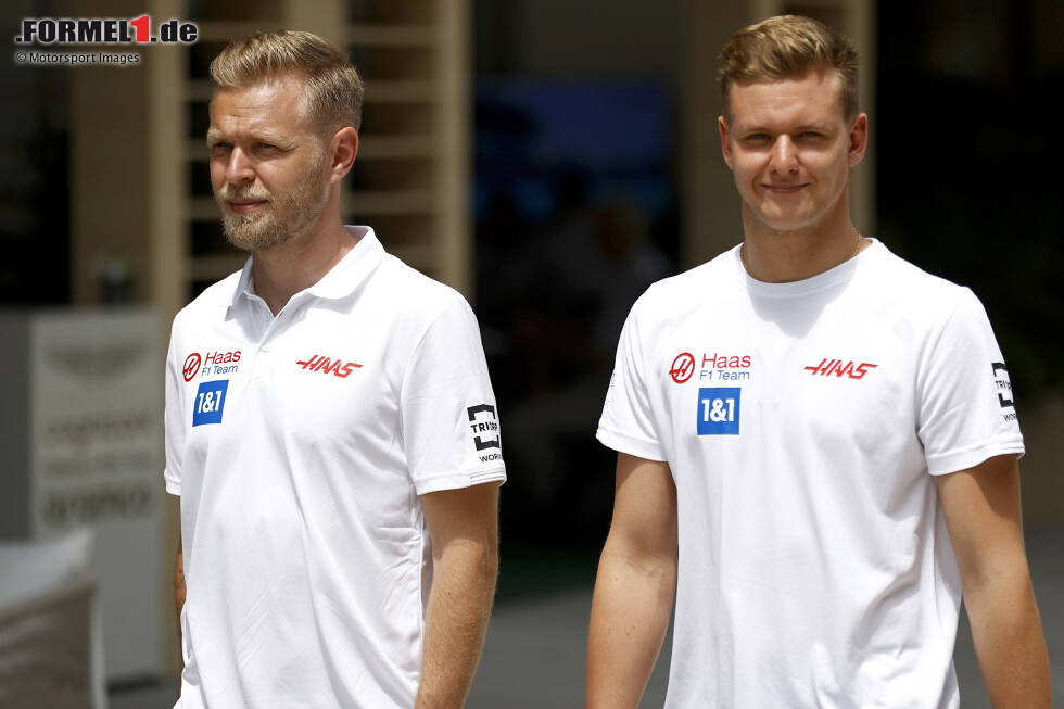 Foto zur News: Das Teamduell gegen Kevin Magnussen endet mit gemischter Bilanz für Mick Schumacher: Im Qualifying unterliegt er 6:16, im Rennen ist er mit 12:7 besser. Aber ein Formaufschwung in der zweiten Saisonhälfte kommt zu spät, um das Cockpit für 2023 zu retten.