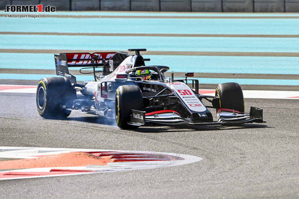 Foto zur News: Im Dezember 2020 hat Mick Schumacher den Titel in der Nachwuchsserie Formel 2 längst in der Tasche und darf bei den Young-Driver-Tests der Formel 1 teilnehmen. Er fährt bereits für Haas, das ihn für 2021 als Stammfahrer verpflichtet hat.