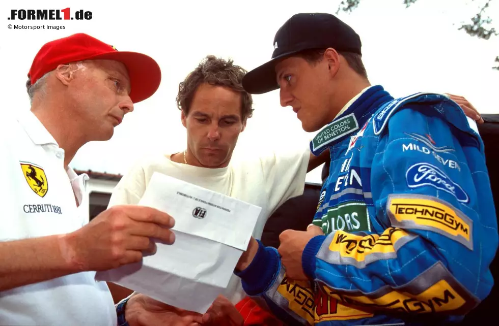 Foto zur News: Monaco: Nach den tödlichen Unfällen von Roland Ratzenberger und Senna in Imola gründet Schumacher gemeinsam mit Niki Lauda und Berger die Formel-1-Fahrergewerkschaft GPDA neu. Schumacher wird einer der Direktoren.