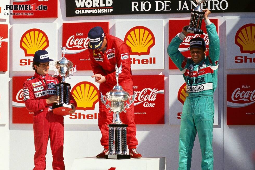 Foto zur News: Rio de Janeiro 1989: Nigel Mansell gewinnt bei seinem Debüt als Ferrari-Fahrer, aber auf dem Podium vergeht ihm die Freude. Zwar erhält er als Sieger einen formschönen Pokal, schneidet sich daran aber die Hände auf und blutet!