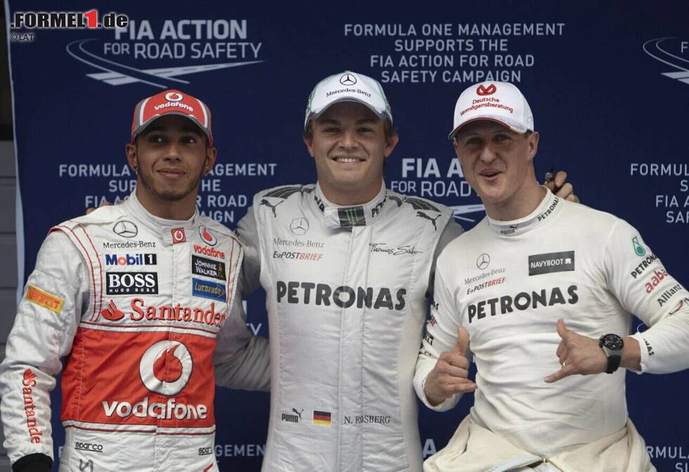 Foto zur News: Schumacher startet auch ein Rennen später in China von Rang drei, doch es ist Nico Rosberg, der die erste Pole der modernen Mercedes-Ära holt. Einen Tag später sollte Rosberg in Schanghai auch seinen ersten Formel-1-Sieg holen - und natürlich auch den ersten von Mercedes.