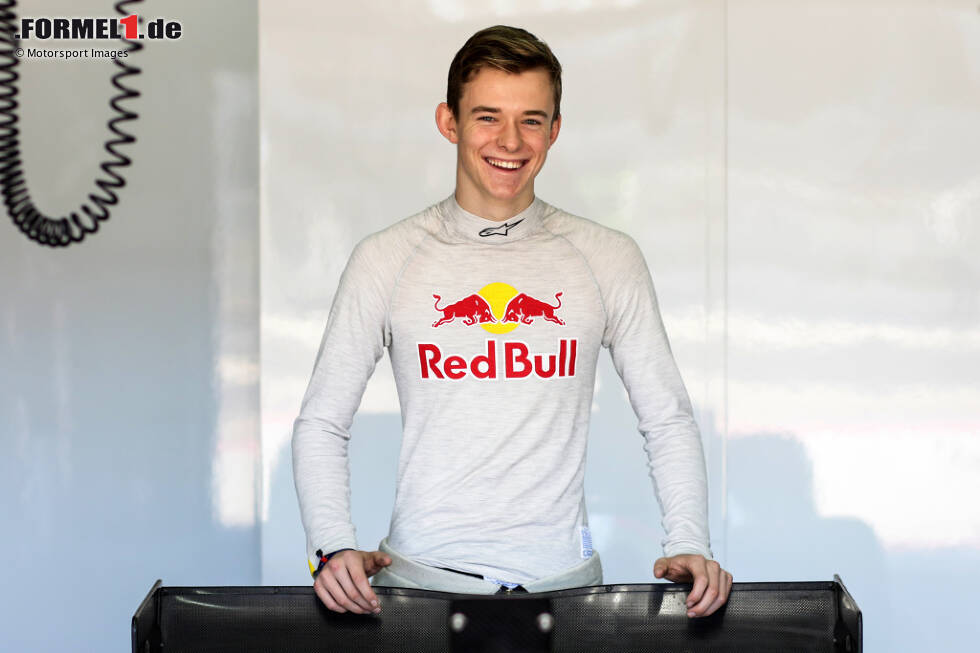 Foto zur News: Als Mitglied der Ferrari-Akademie war Callum Ilott 2020 der große Rivale von Mick Schumacher und stritt sich mit ihm um den Titel in der Formel 2. Zuvor war der Brite, der mittlerweile in der IndyCar-Serie fährt, aber auch in anderen Farben unterwegs. Nach einer durchwachsenen F3-Saison 2015 war für ihn bei Red Bull Schluss.