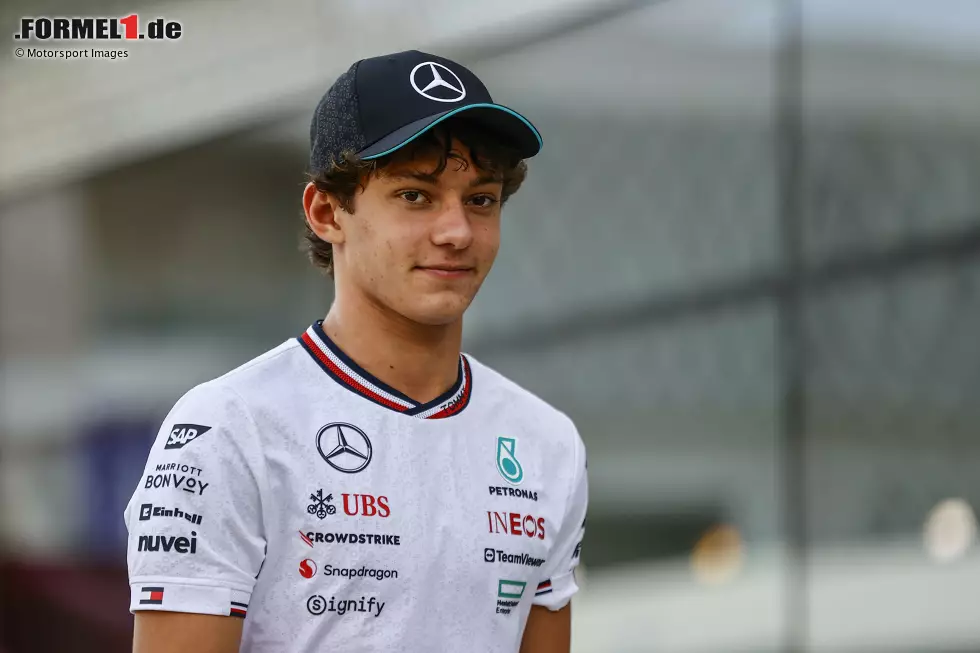 Foto zur News: 2025: 3 Rookies - Andrea Kimi Antonelli (Mercedes), Isack Hadjar (Racing Bulls) und Gabriel Bortoleto (Sauber)