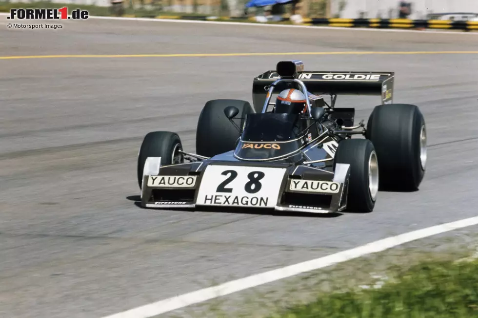 Foto zur News: 1974 kehrte man mit Boliden von Brabham in die Formel 1 zurück und schaffte immerhin drei Ankünfte in den Punkträngen, mit Platz vier in Spielberg als bestem Ergebnis. Trotzdem konnte das Team nicht genügend Investment für 1975 auftreiben, sodass die Geschichte von Goldie Hexagon nach einem Jahr zu Ende war.