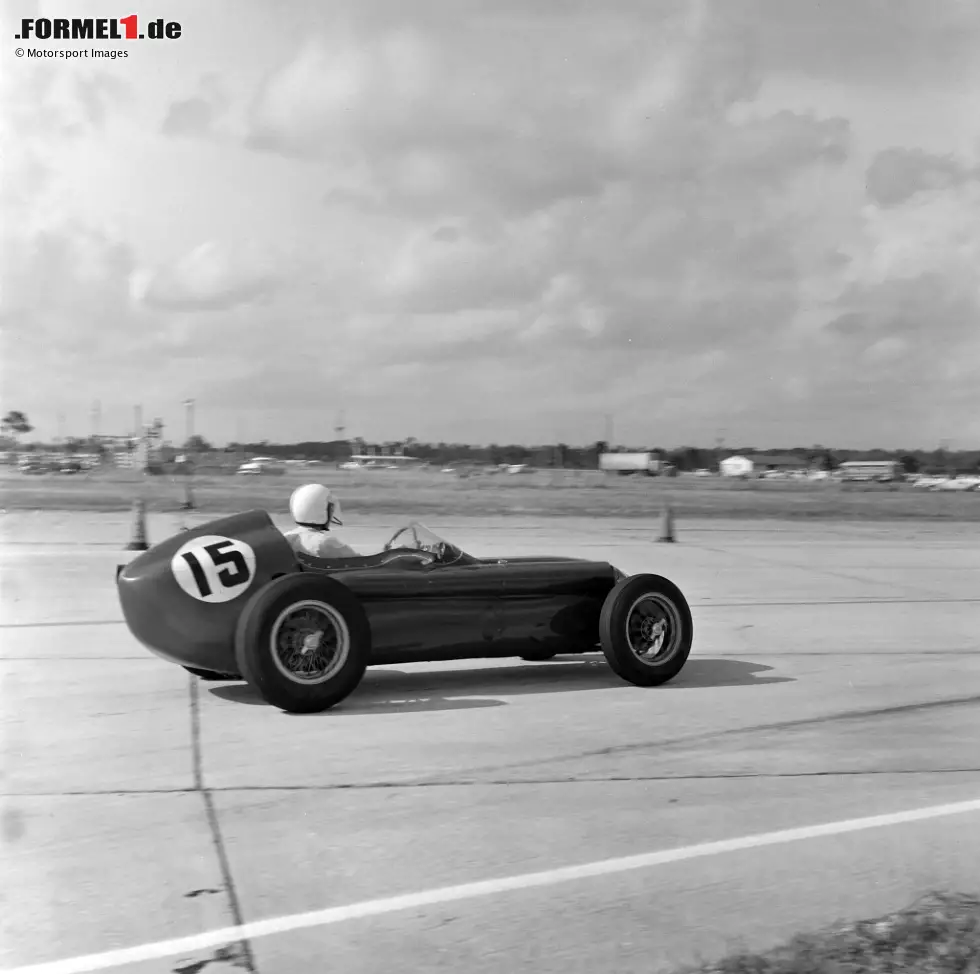 Foto zur News: Am Start befand sich hinter Fahrer Fritz d&#039;Orey lediglich ein gemeldetes Midget Car, das in der Qualifikation knapp 44 Sekunden Rückstand auf die Pole hatte. Der Brasilianer schied bereits nach sechs Runden aufgrund eines Öllecks aus, und Colotti verkaufte sein Designstudio am Ende des Jahres.