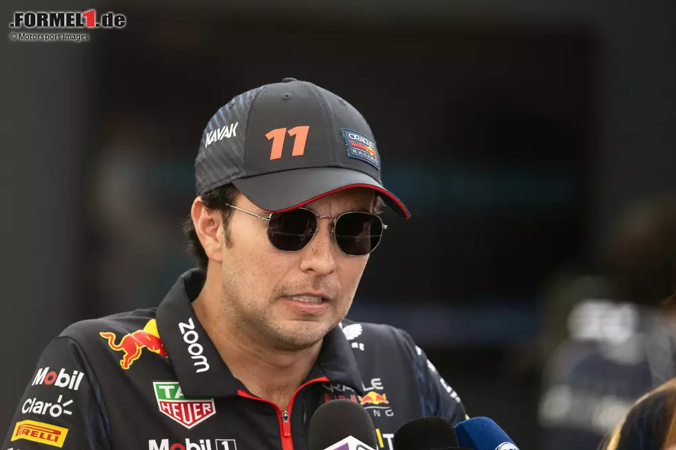 Foto zur News: Sergio Perez (Red Bull): 7 Punkte - Kollision in Singapur (1), Überholen hinter dem Safety-Car in Japan (2), Kollision in Japan (2) und Kollision in Abu Dhabi (2)